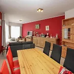 Apartamento 2 Bedroom Cozy In *